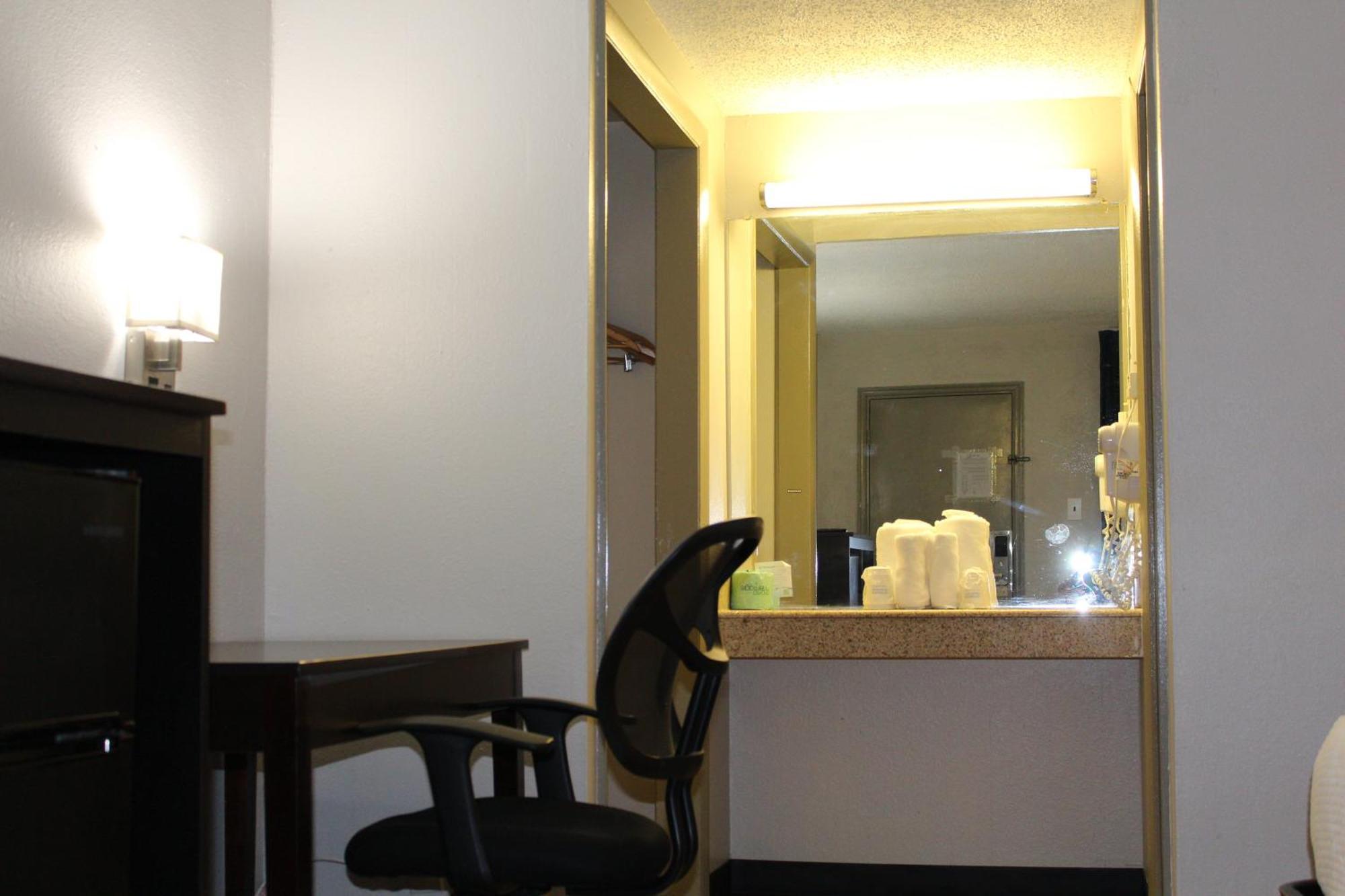 Days Inn By Wyndham Wrightstown Mcguire Afb Bordentown Eksteriør bilde