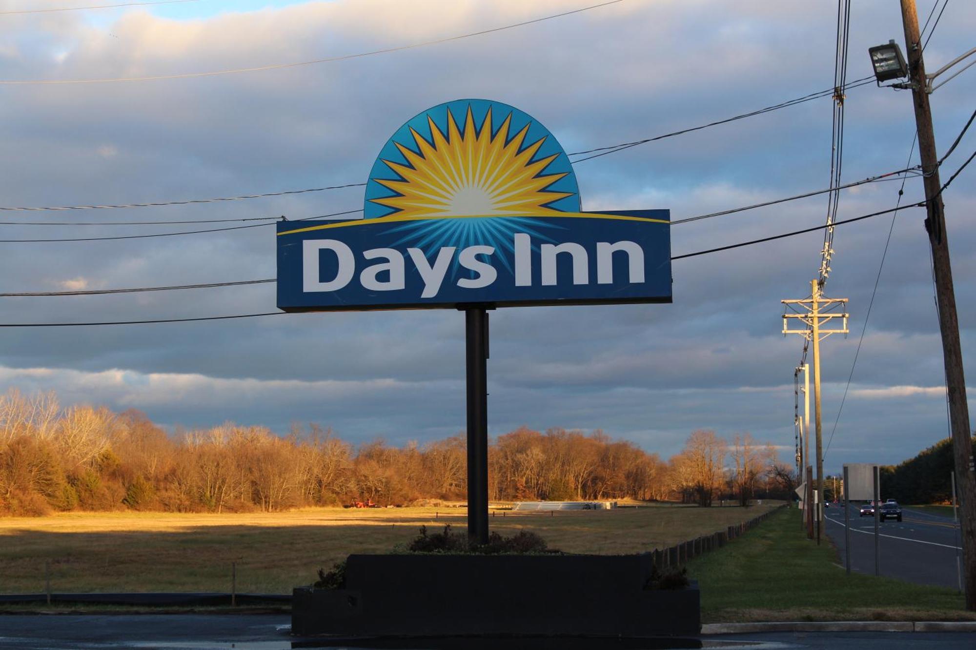 Days Inn By Wyndham Wrightstown Mcguire Afb Bordentown Eksteriør bilde