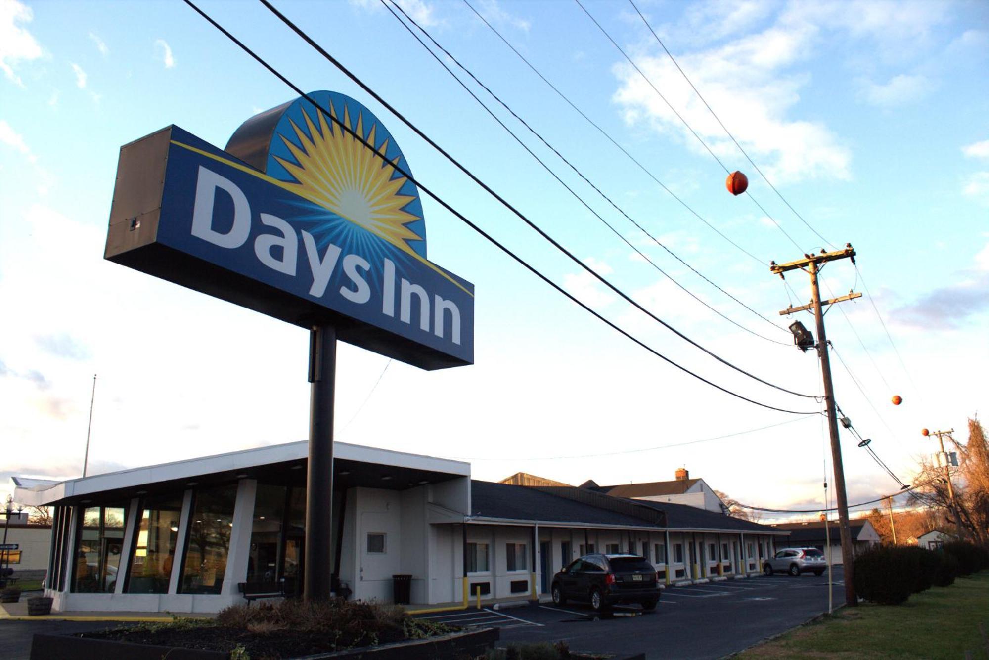 Days Inn By Wyndham Wrightstown Mcguire Afb Bordentown Eksteriør bilde