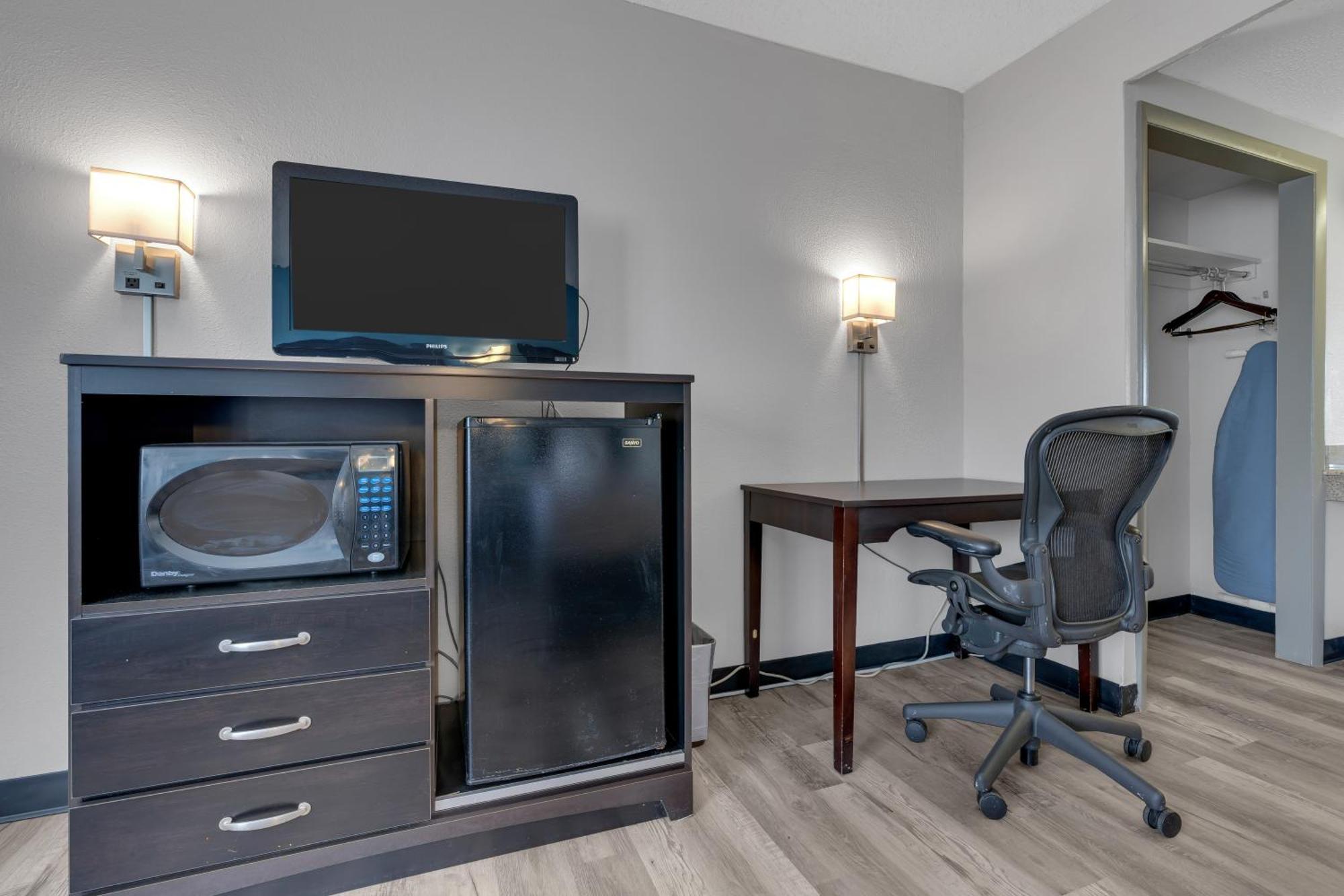 Days Inn By Wyndham Wrightstown Mcguire Afb Bordentown Eksteriør bilde