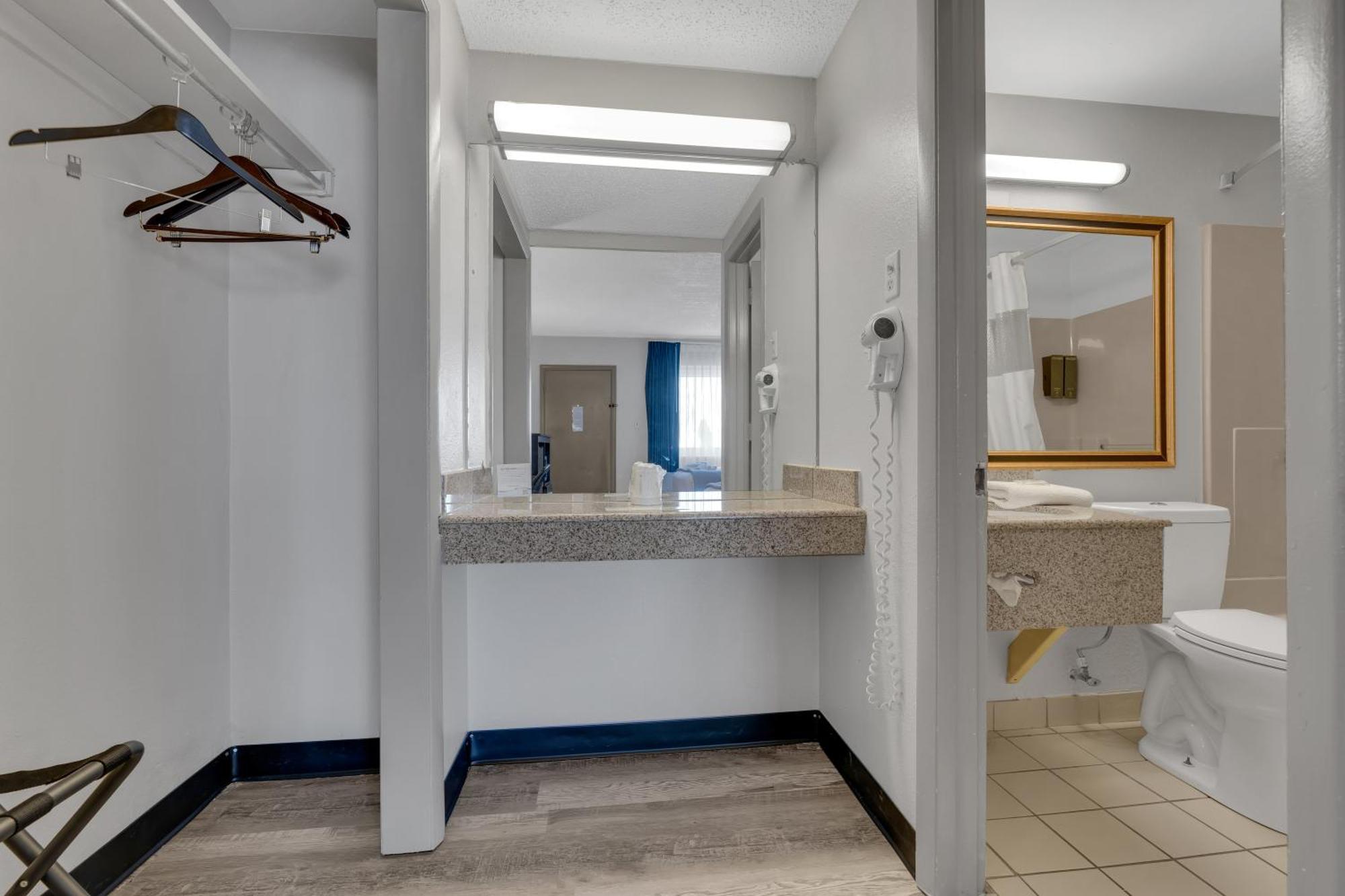 Days Inn By Wyndham Wrightstown Mcguire Afb Bordentown Eksteriør bilde