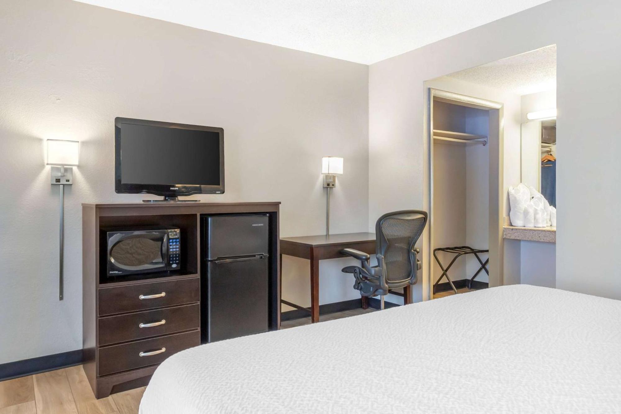 Days Inn By Wyndham Wrightstown Mcguire Afb Bordentown Eksteriør bilde