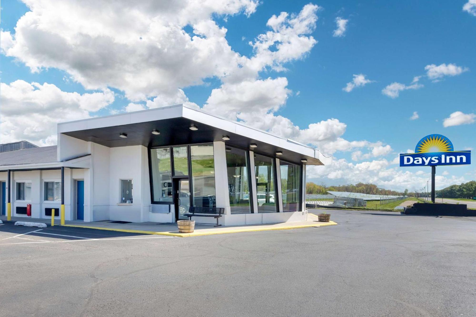 Days Inn By Wyndham Wrightstown Mcguire Afb Bordentown Eksteriør bilde